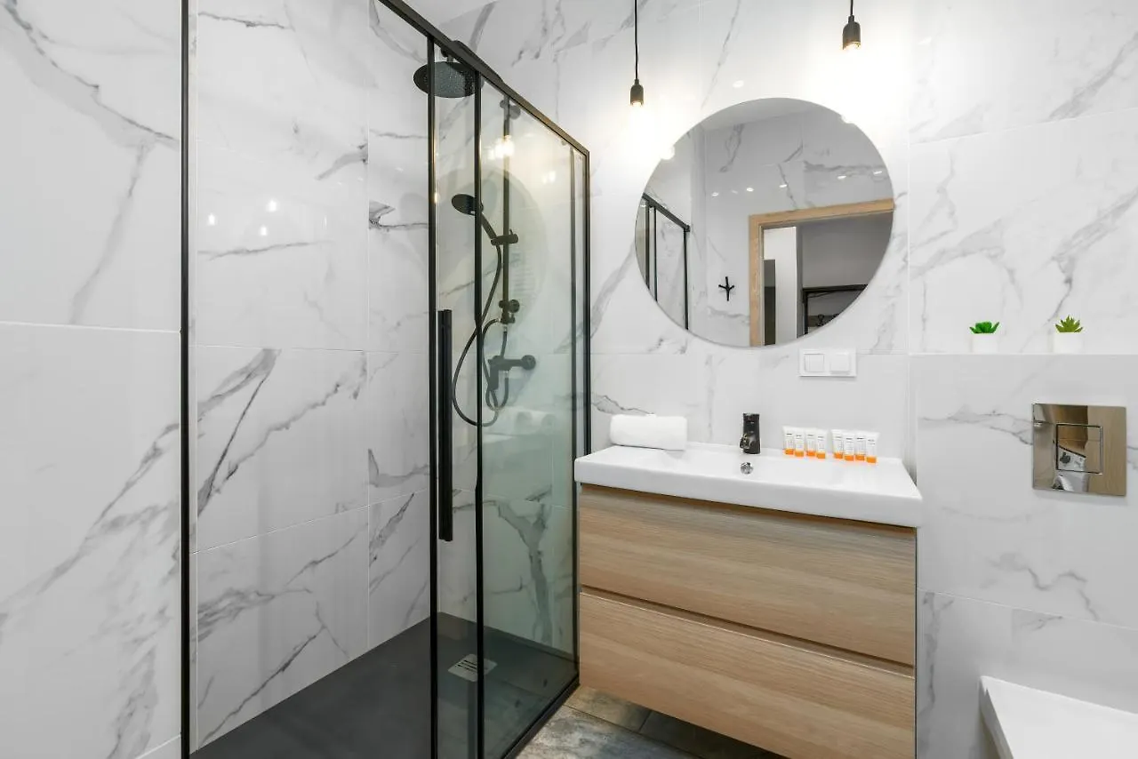 Premium Apartments Poznan Airport by Renters 0*,